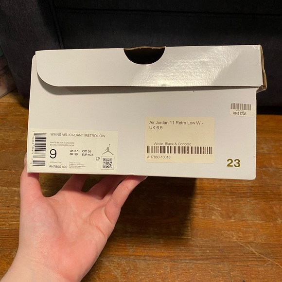 Air Jordan 11 Retro Low White, Black & Concord - Picture 6 of 6